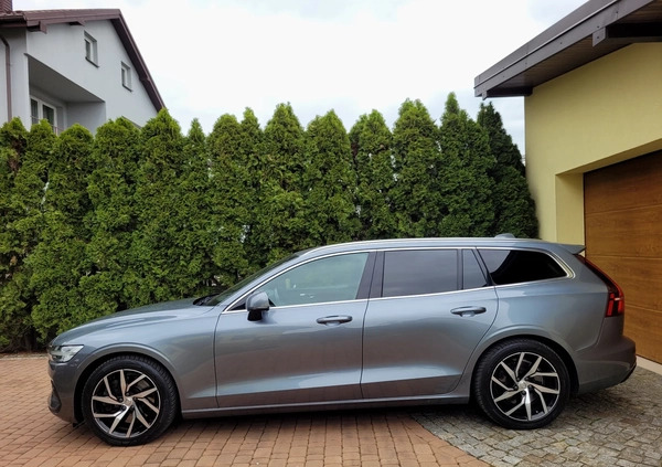 Volvo V60 cena 88800 przebieg: 203000, rok produkcji 2018 z Opoczno małe 596